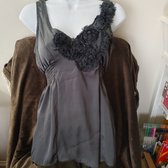 Flower satin feel tank - Picture 1 of 6